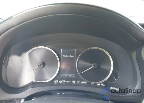 2021 Lexus Is 300 z USA, uszkodzony, nr VIN JTHAA1D25M5117826